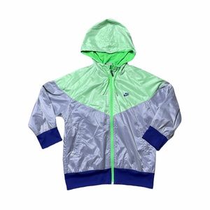 Woman vintage Nike windbreaker